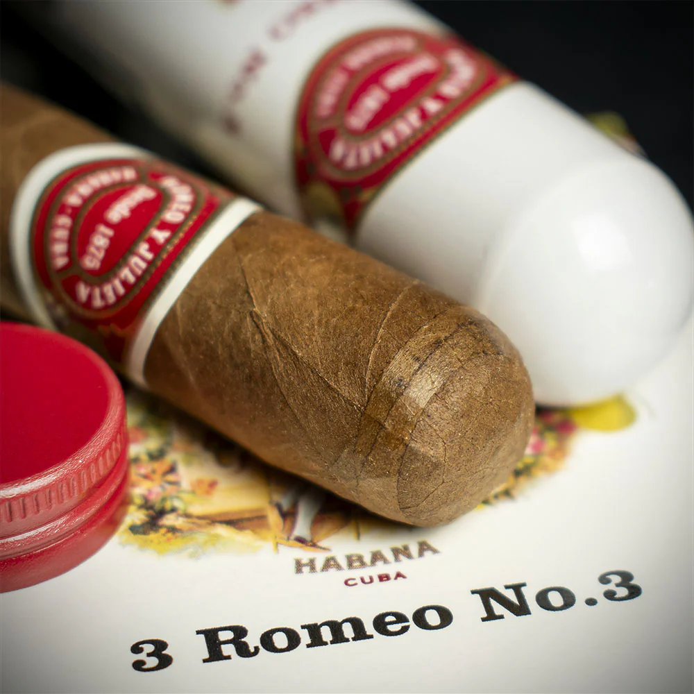 Romeo y Julieta No.3 Tubos Cuban Cigars - 3 Pack - Image 4