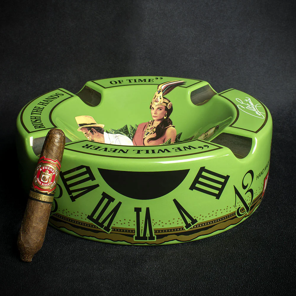 Arturo Fuente Hands of Time Ashtray - Geen + Short Story Cigar - Image 4