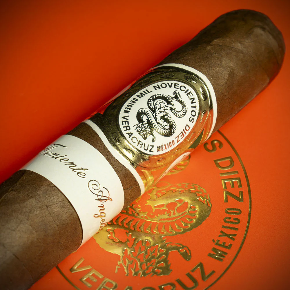 Casa 1910 Soldadera Edition Teniente Angela Toro Cigars - Box of 10 - Image 3