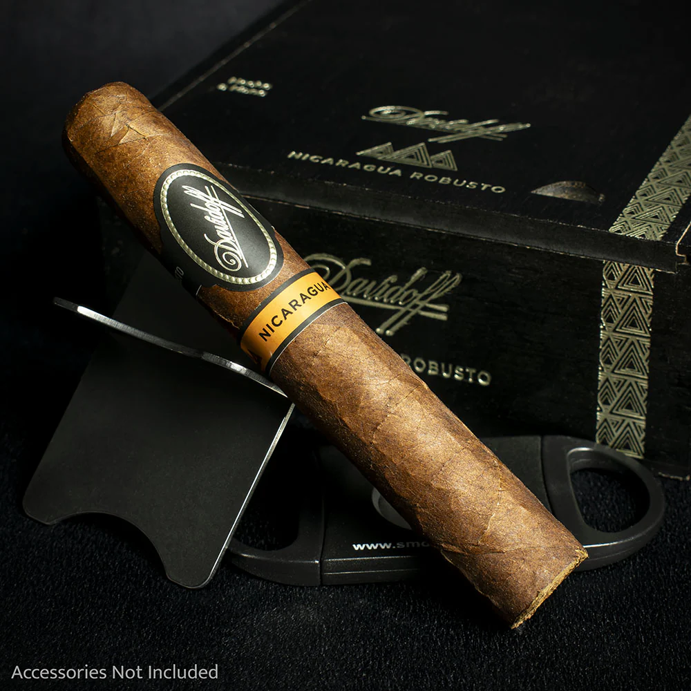 Davidoff Nicaragua Robusto Cigars - Box of 12 - Image 2