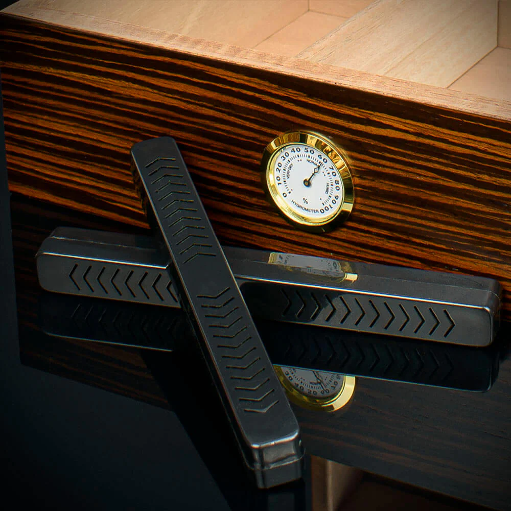 Cigar Humidor Glass Top Ebony Veneer HU21 - 25 Cigar Capacity - Image 3