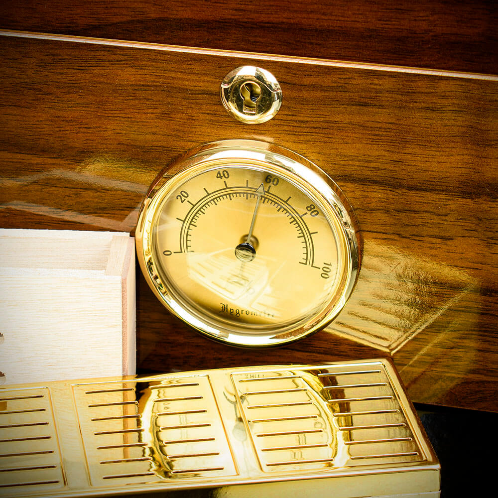 Cigar Humidor Glass Top Walnut Veneer HU20 - 75 Cigar Capacity - Image 4