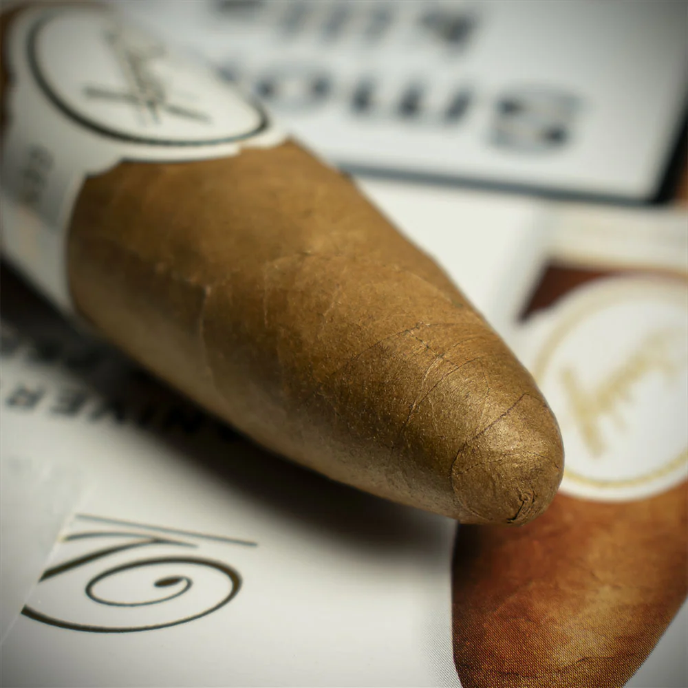 Davidoff Aniversario Series Short Perfecto Cigars - Pack of 4 - Image 4