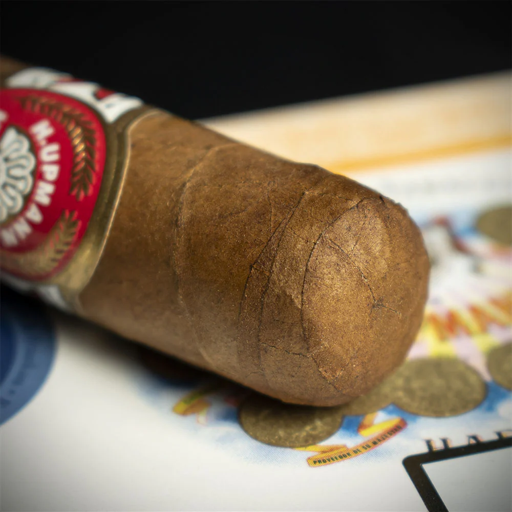 H. Upmann Half Corona Cuban Cigars - Box of 25 - Image 4