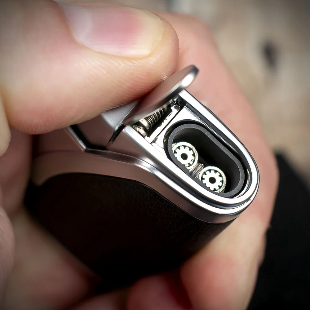 Honest Neath Cigar Lighter - Black/Chrome - Image 4
