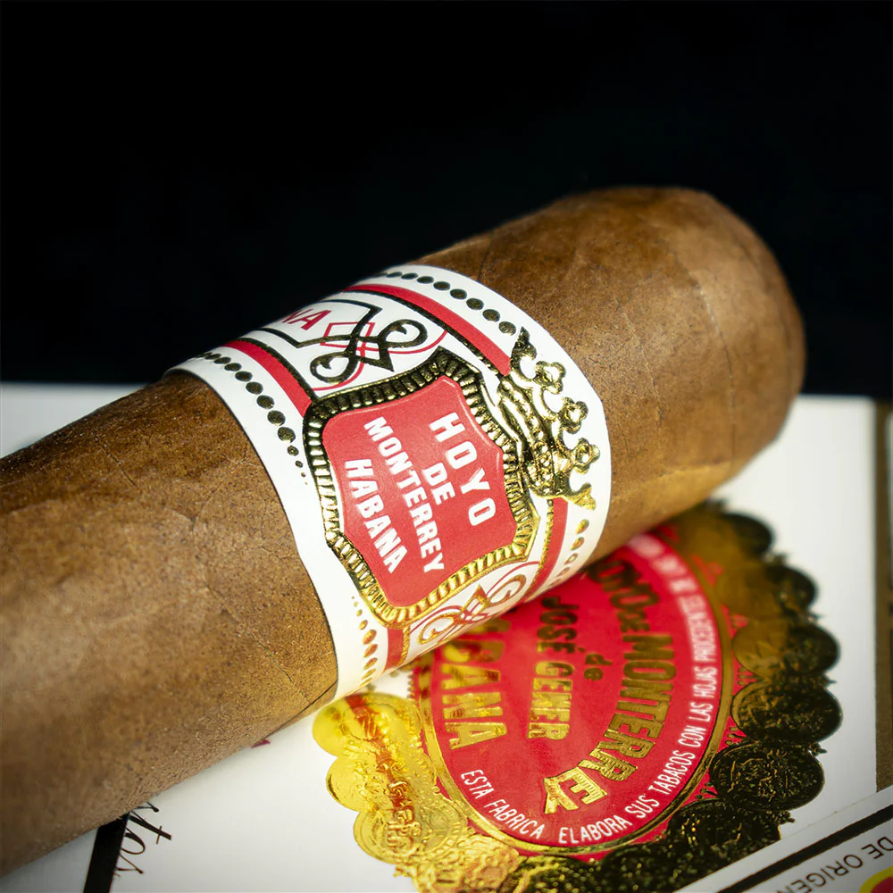 Hoyo de Monterrey Petit Robusto Cuban Cigars - 3 Pack - Image 3