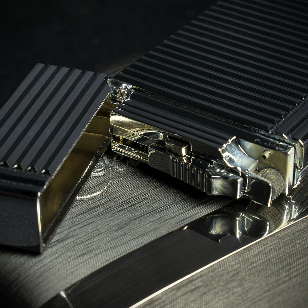 Jean Claude Dustin Cigarette Lighter - Chrome Striped - Image 4