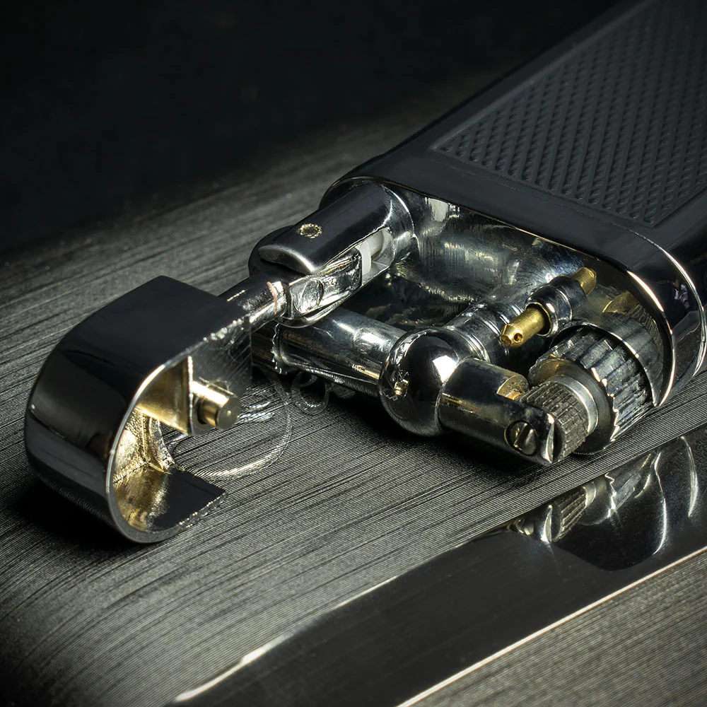 Jean Claude Oldie Pipe lighter - Chrome Diamond Cut - Image 4