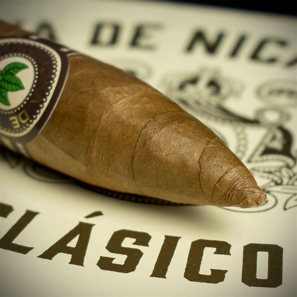 Joya de Nicaragua Clasico Torpedo Cigar - Single - Image 5