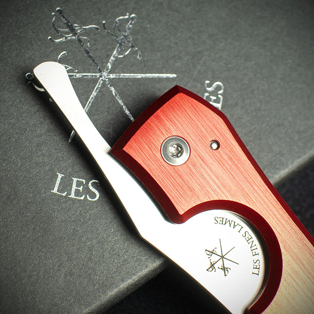 Les Fines Lames Le Petit Cigar Cutter & Knife - Anodised Red - Image 3