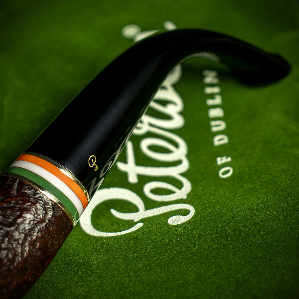 Peterson of Dublin St. Patrick's Day 2026 Sandblast Briar Pipe - Shape X220 - Image 6