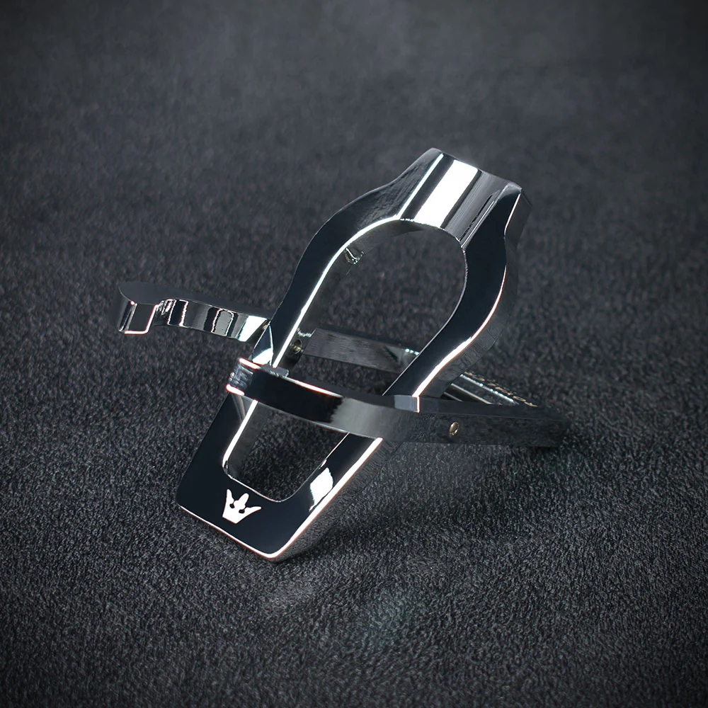 Polished Chrome Folding Pipe Stand