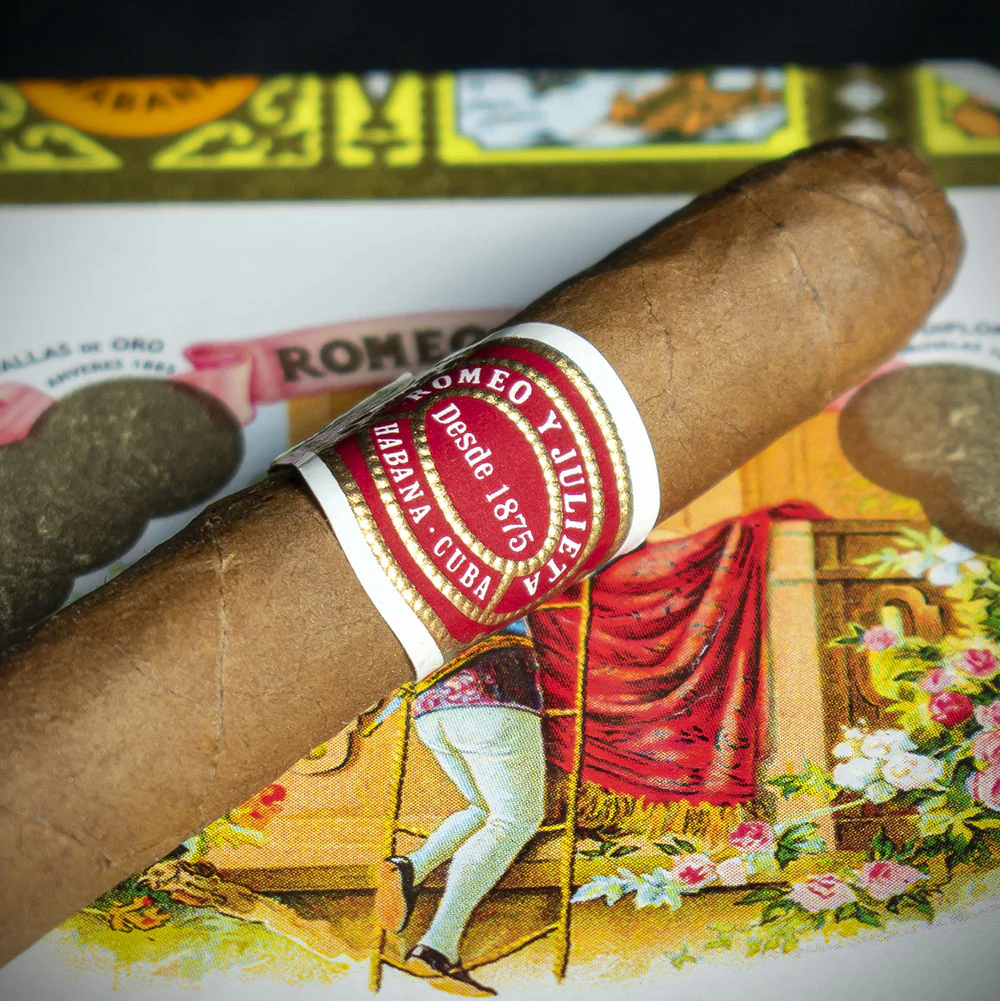 Romeo y Julieta Petit Julietas Cuban Cigar - Single - Image 4