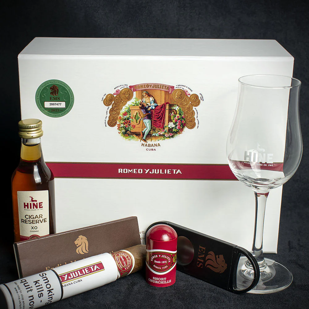 Romeo y Julieta Short Churchill Tubed Cuban Cigar & Hine Miniature - Gift Box - Image 3