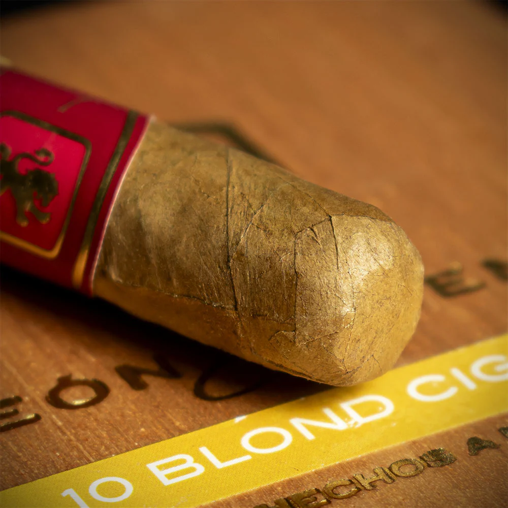 Leon Jimenes Petit Corona Blond (Vanilla) Cigar - Single - Image 5